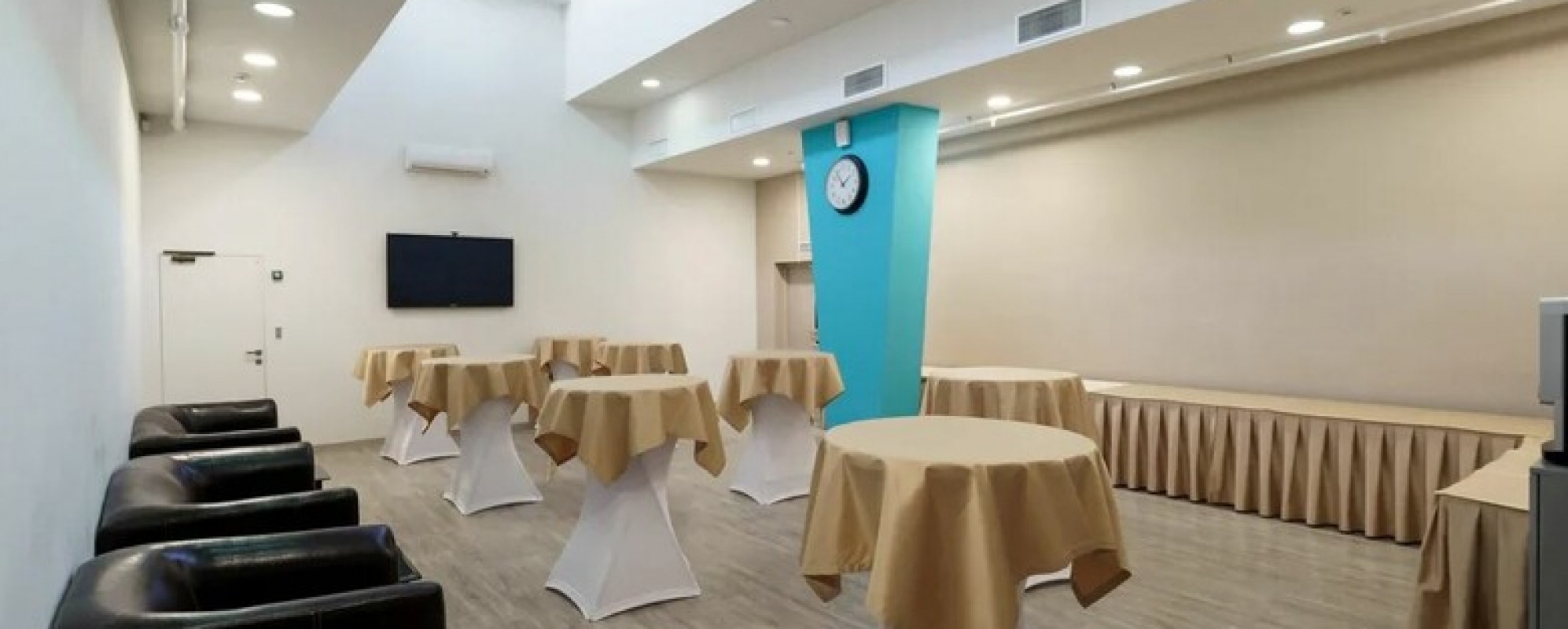 Фотографии банкетного зала Фуршетная зона Аналитического центра при Правительстве Российской Федерации