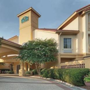 Фотографии гостиницы
La Quinta by Wyndham Raleigh Durham Intl AP
