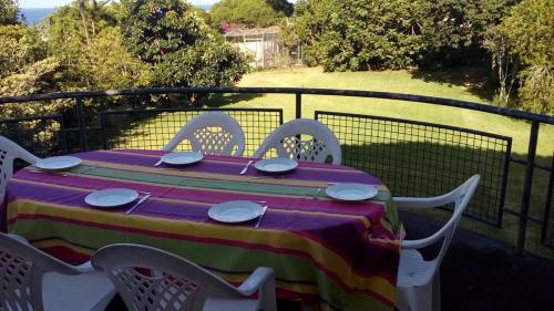 Фотография гостевого дома 3 bedrooms house with sea view furnished garden and wifi at Angra do Heroismo 2 km away from the beach