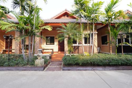 Фотографии гостиницы 
            Vaccinated Staff -Capital O 727 Be One Resort