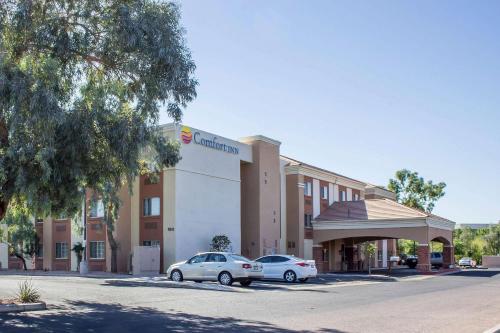 Фотография гостиницы Comfort Inn & Suites North Glendale - Bell Road