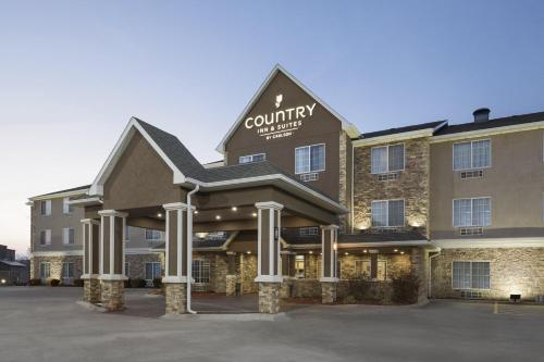 Фотография гостиницы Country Inn & Suites by Radisson, Topeka West, KS
