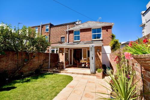 Фотографии гостевого дома
Anchor Down Cottage the perfect seaside retreat, sleeps 4 beach 2 mins