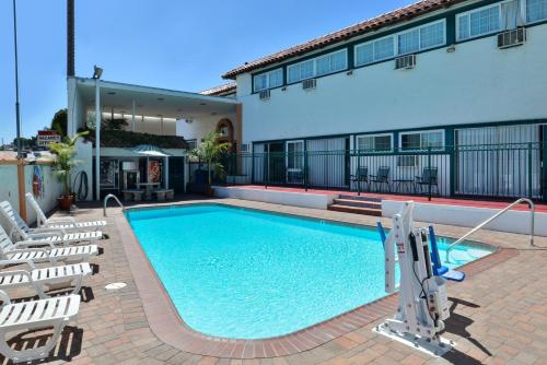 Фотография гостиницы Americas Best Value Inn Loma Lodge - Extended Stay/Weekly Rates Available