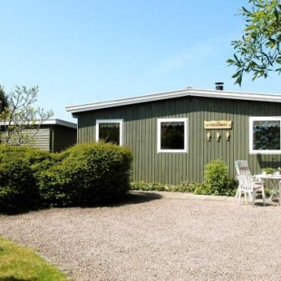 Фотография гостевого дома Two-Bedroom Holiday home in Rønne 1