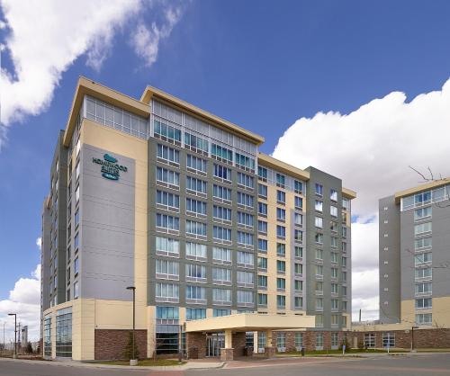 Фотография гостиницы Homewood Suites Calgary Airport