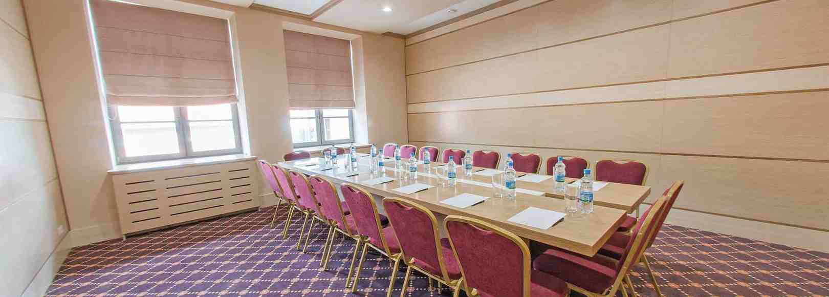 Фотография конференц-зала Зал переговоров