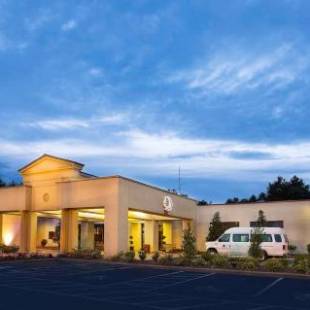 Фотографии гостиницы 
            DoubleTree by Hilton Charlotte Airport