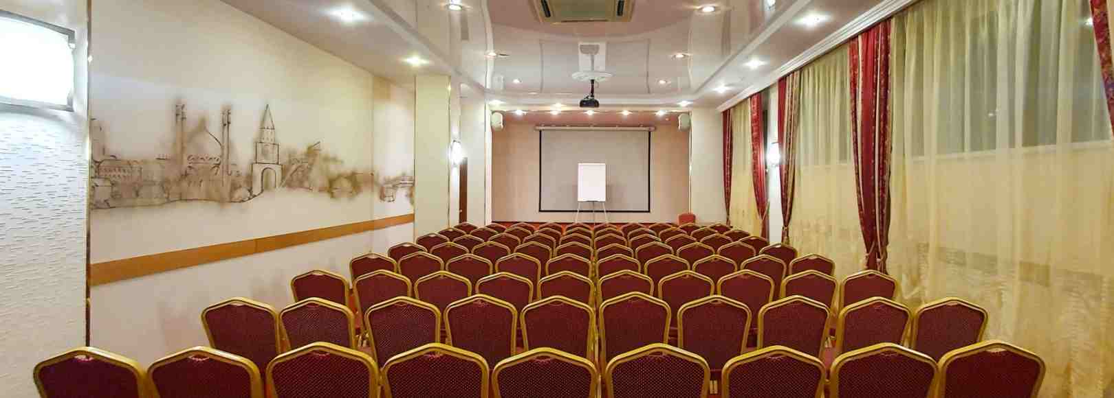 Фотография конференц-зала АМАКС Сафар отель конференц-зал Алтын