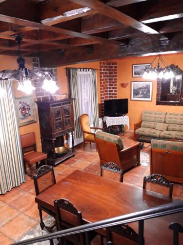 Фотография гостевого дома 3 bedrooms house with city view and enclosed garden at Ivanrey