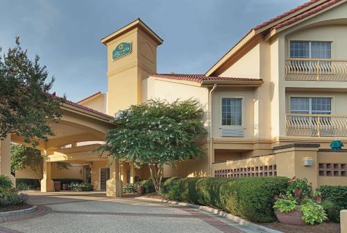 Фотография гостиницы La Quinta by Wyndham Raleigh Durham Intl AP