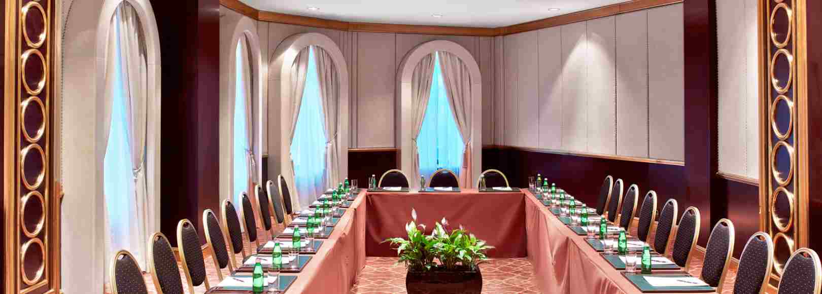 Фотография конференц-зала Васнецов