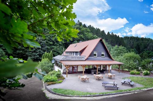 Фотографии гостевого дома 
            Westerwald Ferien Villa - 21 Personen - Kino, Bar, Sauna und Whirlpool