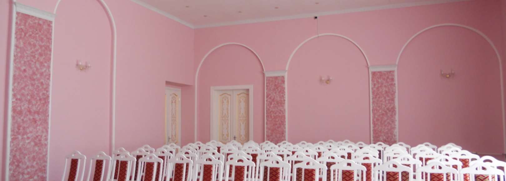 Фотография конференц-зала Дворцовый зал ДК Железнодорожник