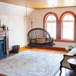 Фотографии мини отеля
Round Barn Farm B & B Event Center