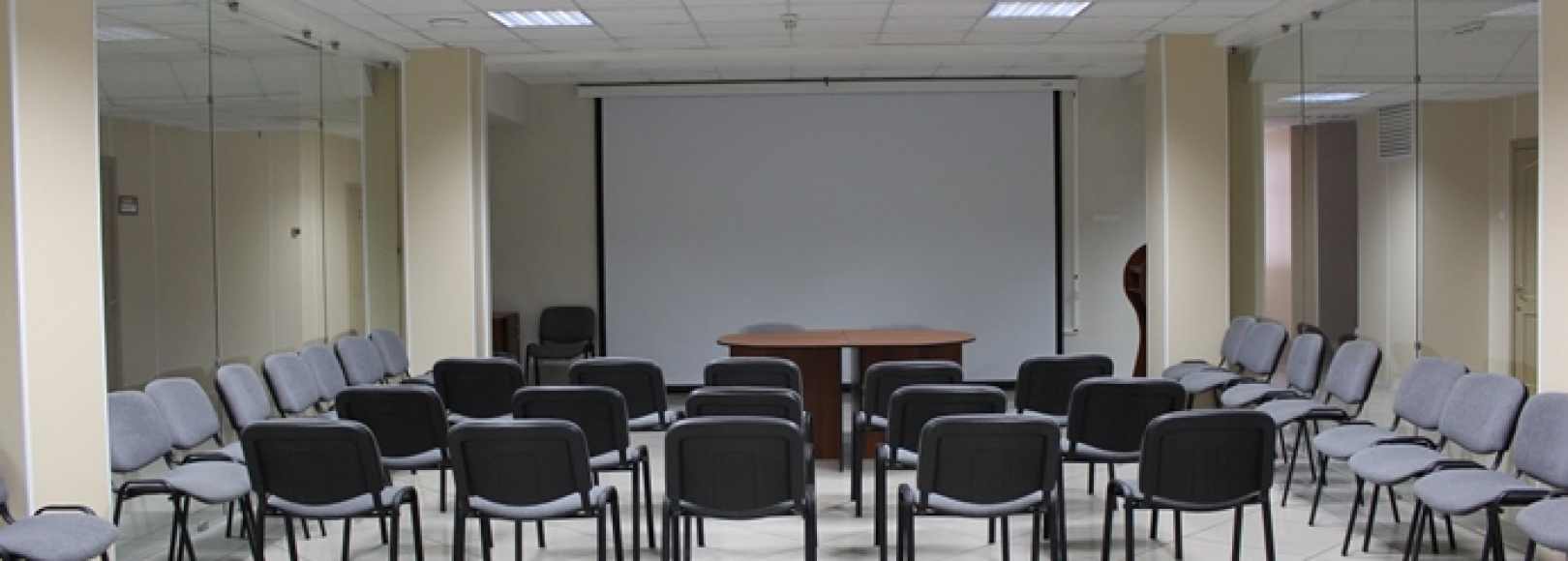 Фотография конференц-зала Конференц зал на 40 мест Омского Бизнес-инкубатора