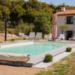 Фотография гостевого дома Gîte "La Grange" 5 personnes proche du Puy du Fou avec piscine