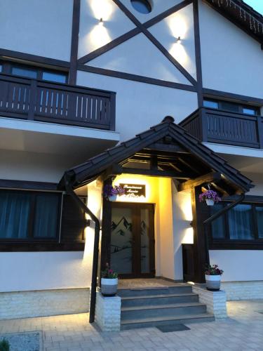 Фотографии гостевого дома
Pensiunea Maria