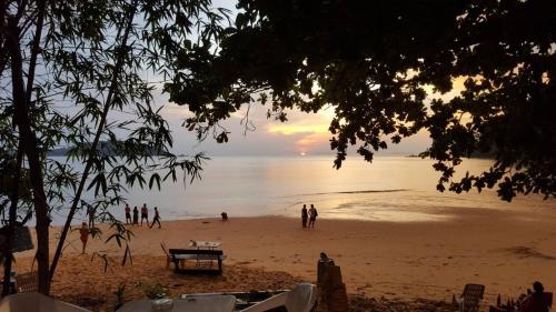 Фотографии гостиницы
Baan Suan Kayoo2 บ้านสวนกาหยูริมทะเล อ่าวเขาควาย เกาะพยาม