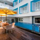 Фотография гостиницы Yan's House Hotel