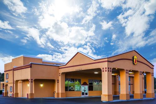 Фотографии гостиницы 
            Super 8 by Wyndham Forsyth