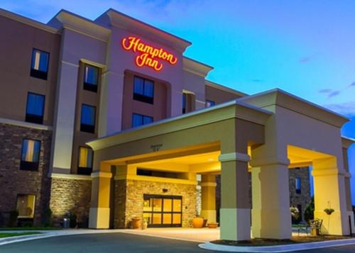 Фотография гостиницы Hampton Inn Dekalb - Near the University