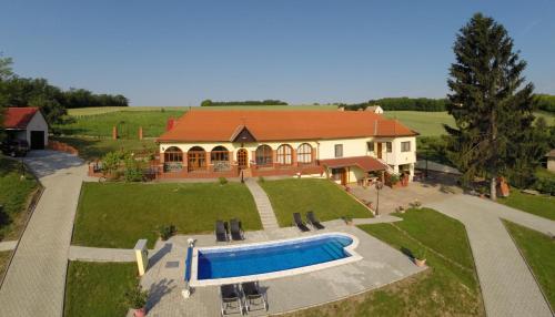 Фотография гостевого дома Villa Teleki