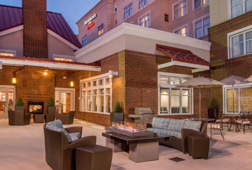 Фотография гостиницы Residence Inn by Marriott Chesapeake Greenbrier