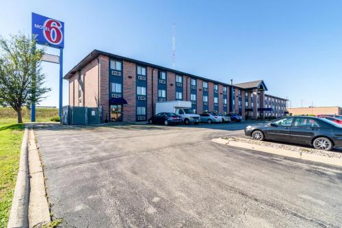Фотография гостиницы Motel 6-Elk Grove Village, IL