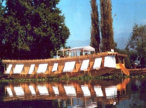Фотография мини отеля Houseboat Lily of Nageen