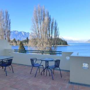 Фотографии апарт отеля
Lakefront Apartments