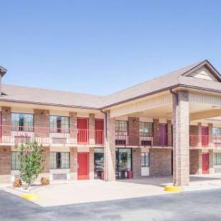 Фотографии гостиницы
Super 8 by Wyndham Clinton