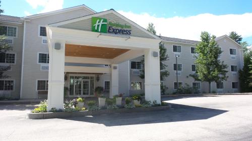 Фотография гостиницы Holiday Inn Express Hotel & Suites North Conway, an IHG Hotel