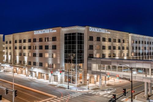 Фотография гостиницы DoubleTree by Hilton Evansville