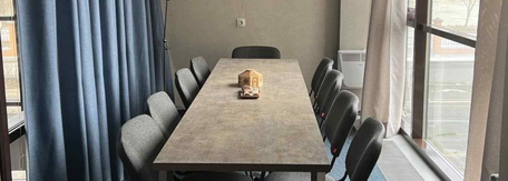 Фотография комнаты для переговоров HUNNU