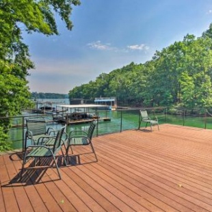 Фотография гостевого дома Spacious Gainesville Home with Dock on Lake Lanier!