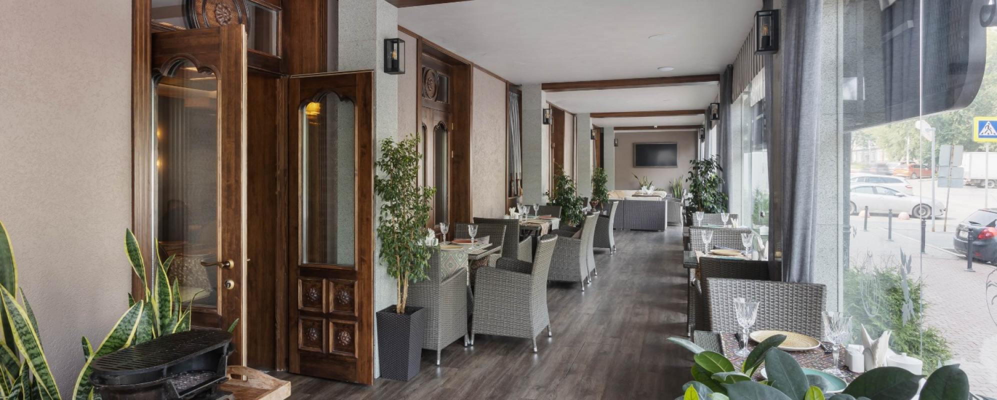 Фотографии ресторана Летняя веранда ресторана "Хинкальная"