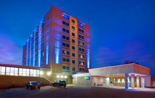 Фотография гостиницы Holiday Inn Express Pittsburgh West - Greentree, an IHG Hotel
