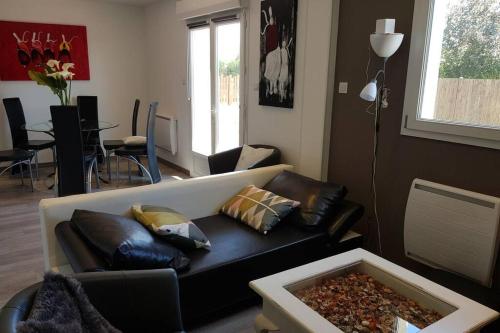 Фотография гостевого дома Agréable maison neuve, 5 personnes, piscine hors-sol privée de juin à mi-septembre