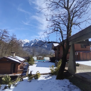 Фотография Коттеджа Частный дом Дом с Бассейном и Баней с видом на горы