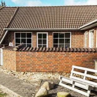 Фотографии гостевого дома
Five-Bedroom Holiday home in Blåvand 16