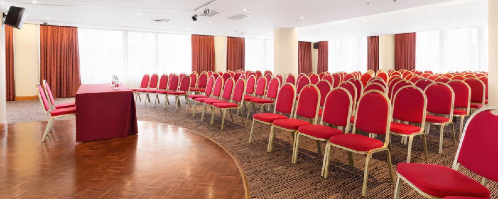 Фотографии конференц-зала Москва на 180 мест