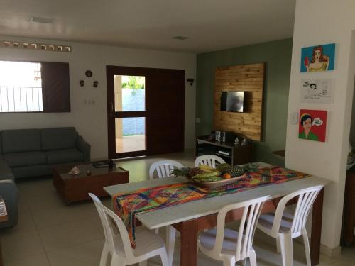 Фотография гостевого дома CASA 5 QUARTOs COM WI-FI CONDOMÍNIO BEIRA-MAR LINDA PRAIA DE SONHO VERDE