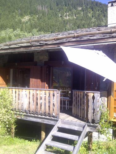 Фотография гостевого дома Chalet de 3 chambres avec jardin amenage et wifi a Champagny en Vanoise a 1 km des pistes