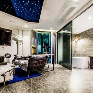 Фотографии гостиницы 
            Hotel the Castle Jamsil-Sene