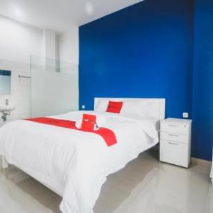 Фотографии гостевого дома
RedDoorz Plus near Living Plaza Jababeka