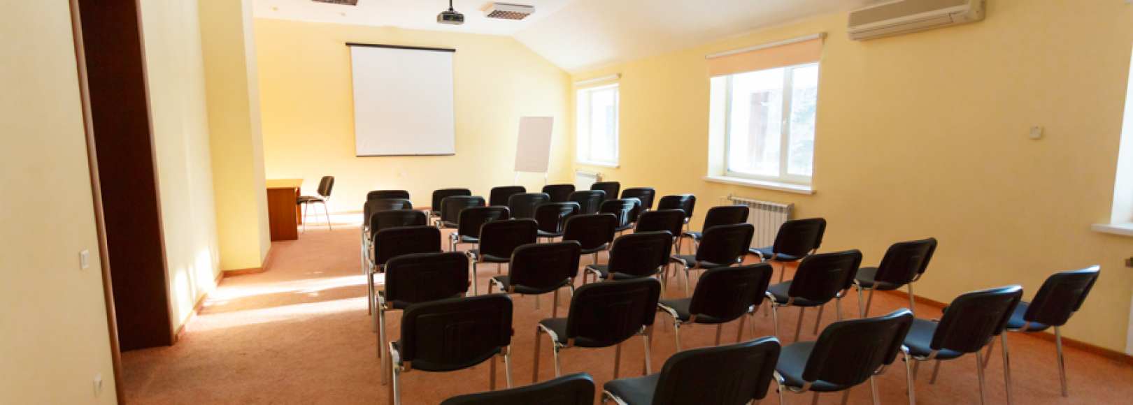 Фотография конференц-зала Средний