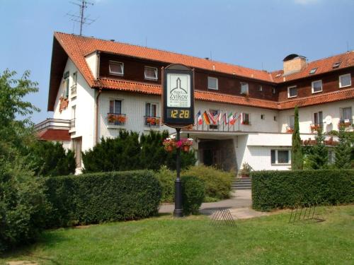 Фотография гостиницы Resort Hotel Zvíkov
