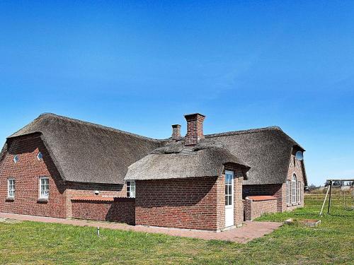 Фотография гостевого дома Seven-Bedroom Holiday home in Ulfborg 4