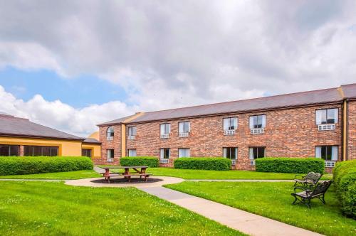 Фотография гостиницы Quality Inn Salisbury